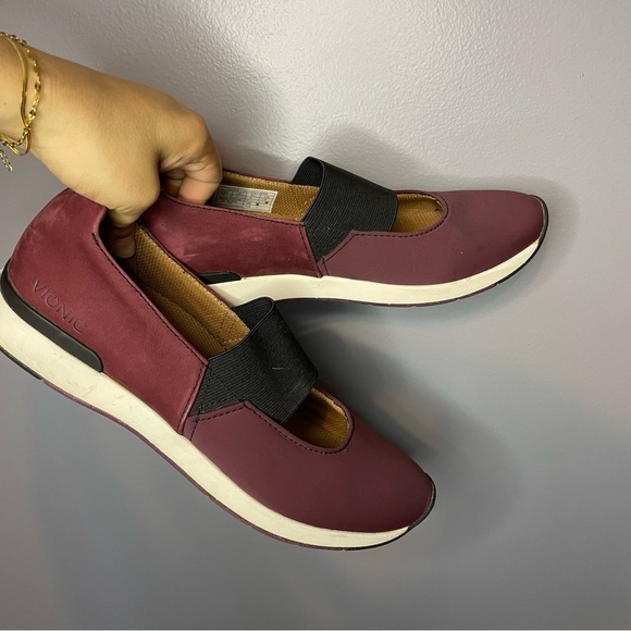 Vionic Suede Cadee “Wine” Maroon Red Burgundy Slip-On Mary Jane Shoes sz 9 - Picture 2 of 11